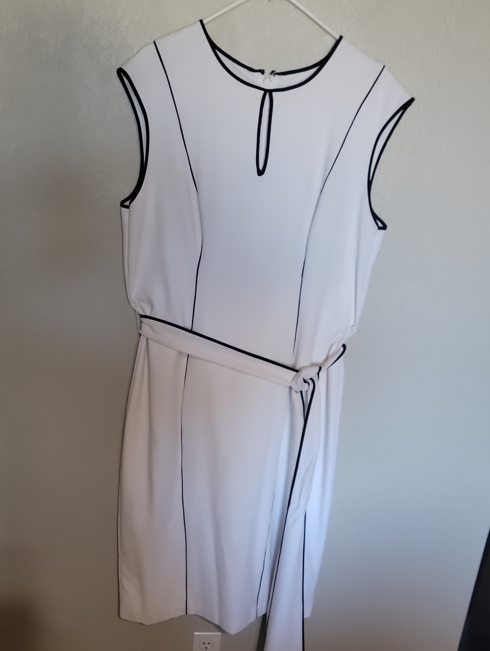 Sleeveless White Midi Sheath Dress with Black Piping